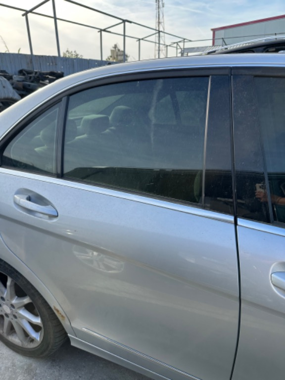 Usa dreapta spate Mercedes c class w204