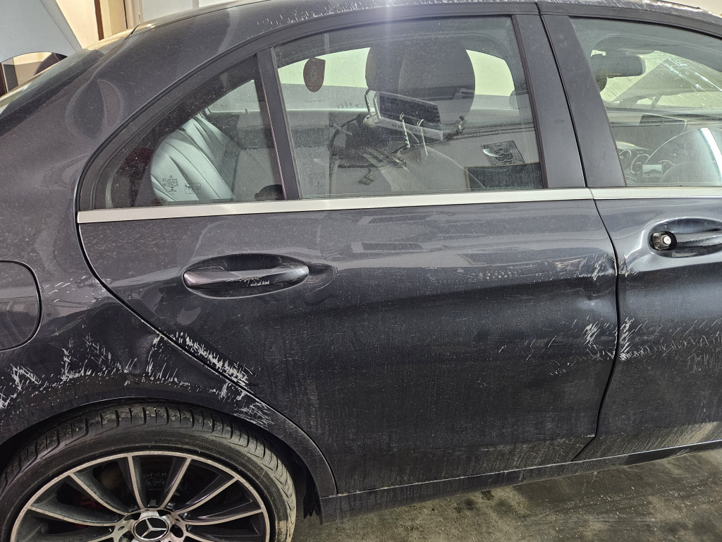 Usa dreapta spate Mercedes C Class W205 - Motorina 2018, CU MICI DEFECTE