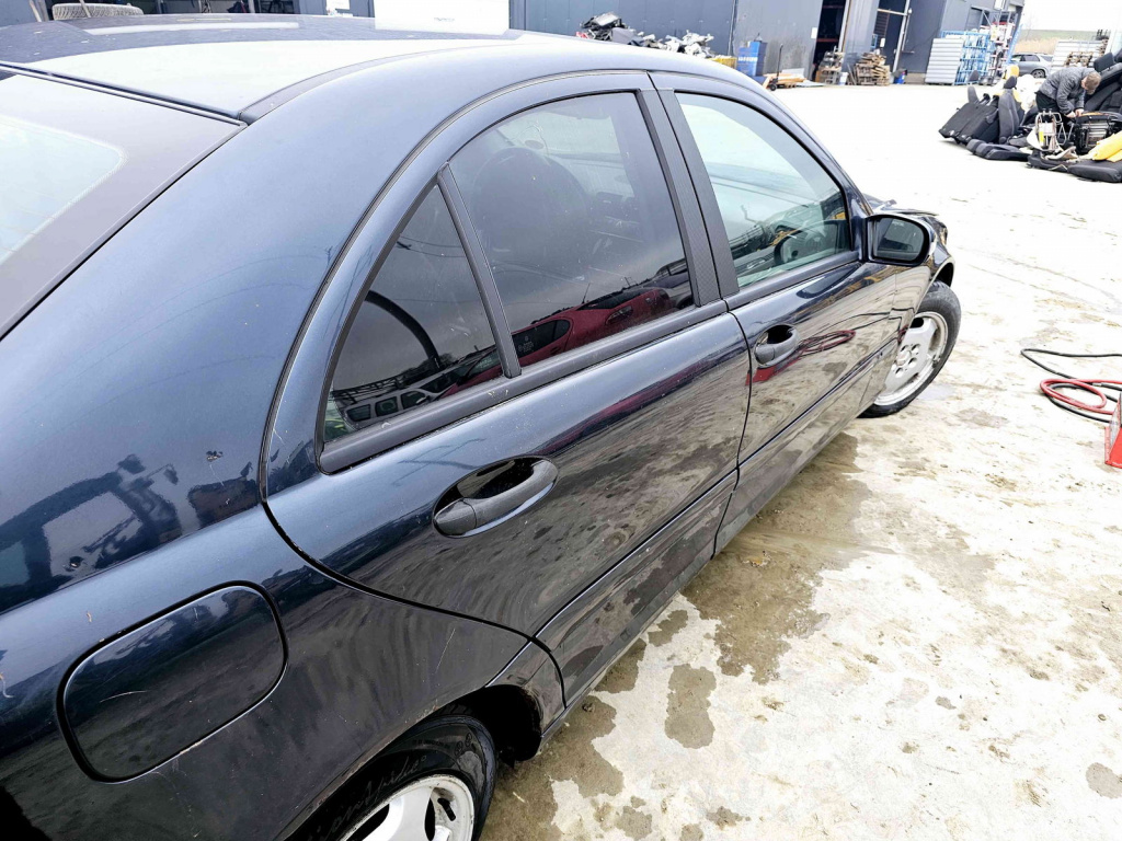 Usa dreapta spate Mercedes Clasa C (W203) [Fabr 2000-2007] 189 NEGRU SMARALD