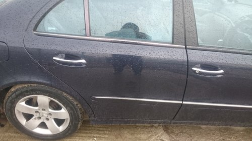 Usa dreapta spate mercedes E class w211 Avantgarde