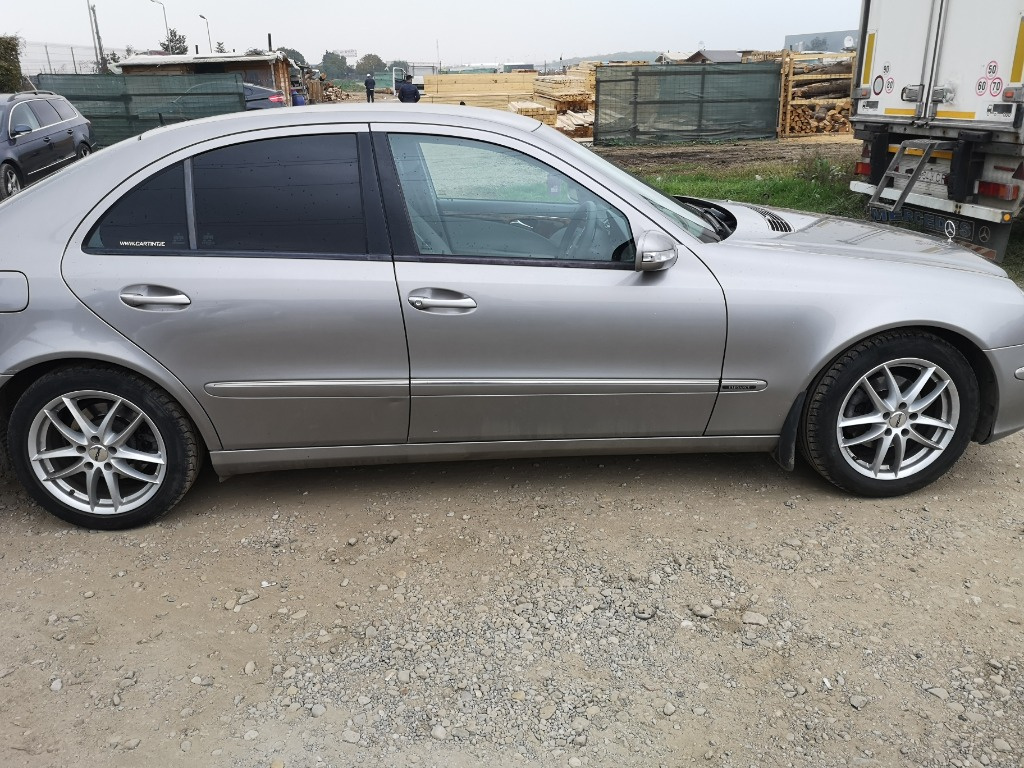 Usa dreapta spate Mercedes E220 cdi w211 an 2002-2006