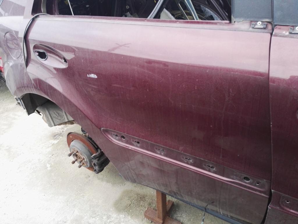 Usa dreapta spate Mercedes ML W164 visiniu
