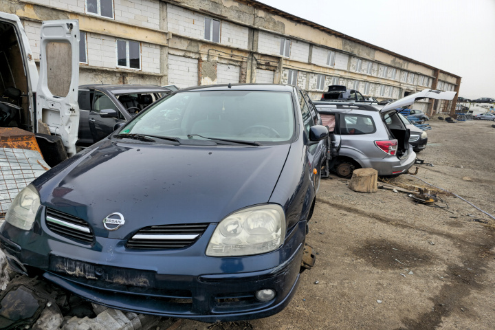 Usa dreapta spate Nissan Almera Tino 2006 monovolum 1.8 benzina QG18