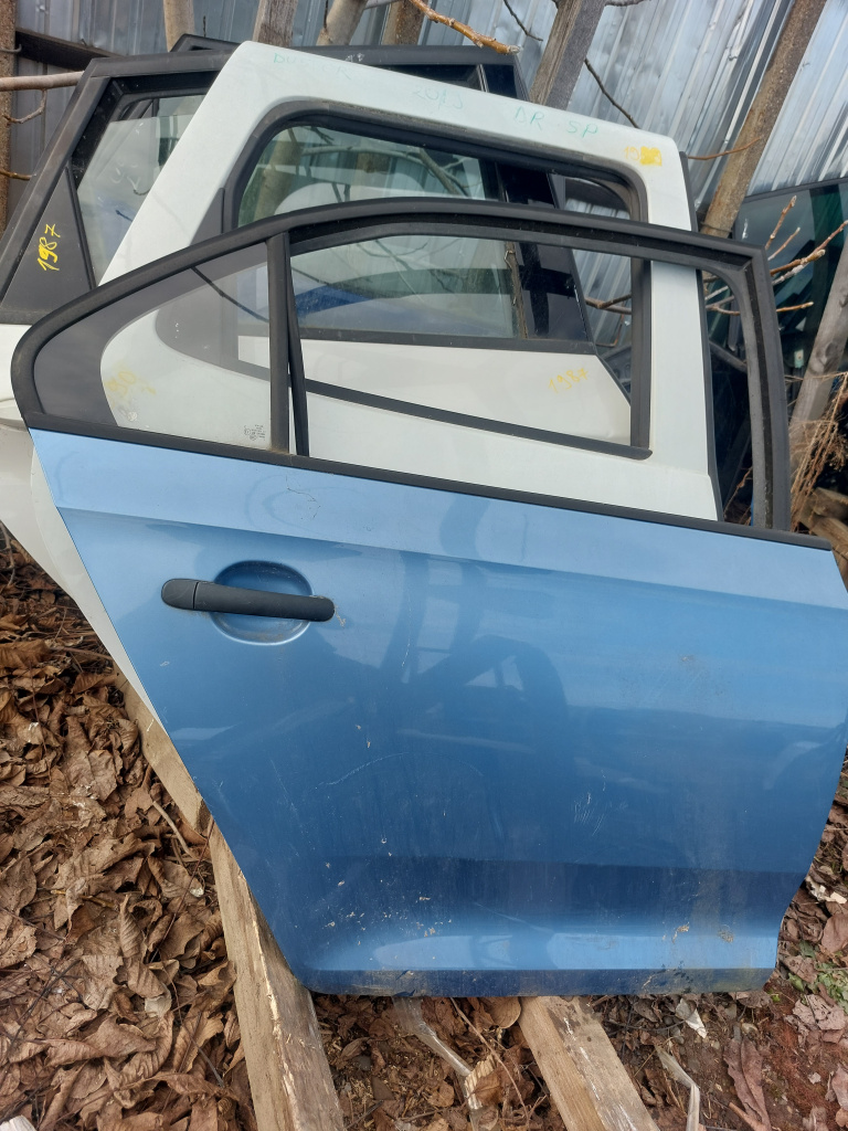 Usa dreapta spate Skoda Rapid Berlina 2013