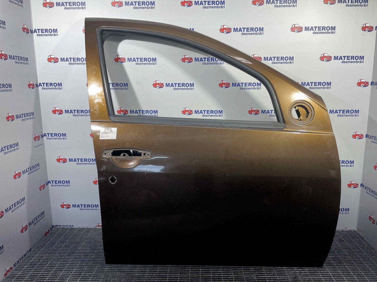 USA FATA DREAPTA DACIA DUSTER - - (2013 2017)