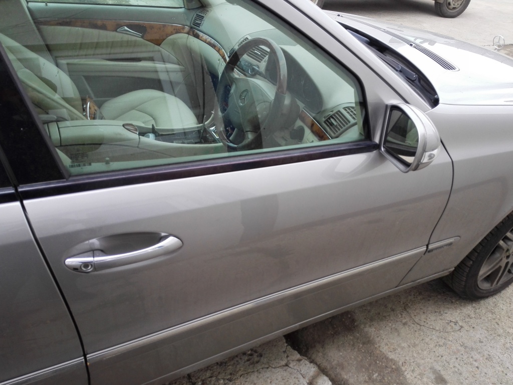 Usa fata Dreapta Mercedes E Class E220 W211