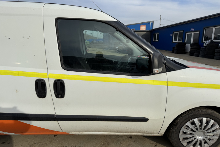 Usa fata dreapta Opel Combo D [2011 - 2020]