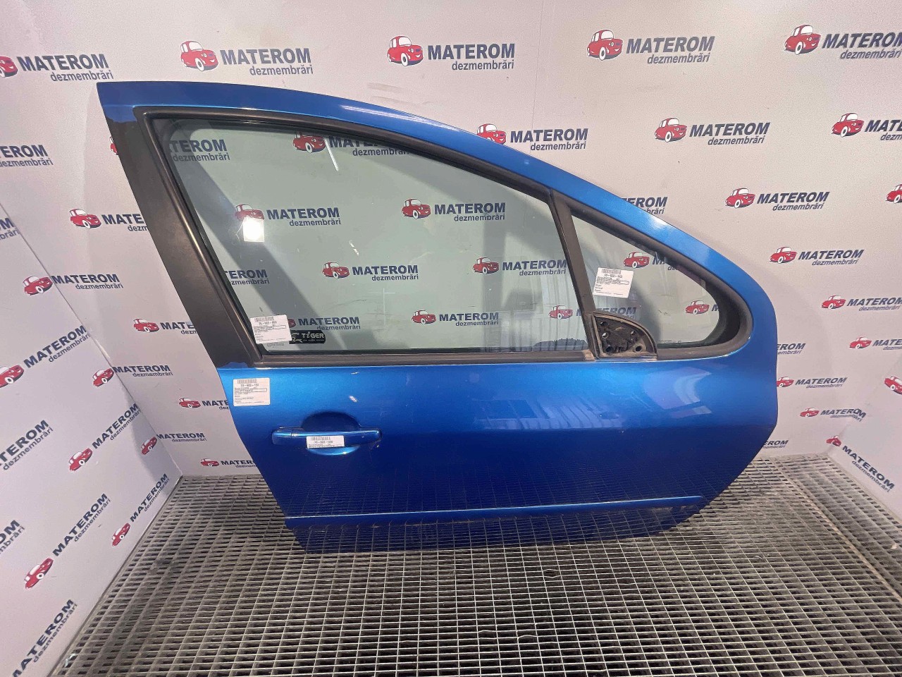 USA FATA DREAPTA PEUGEOT 307 - - (2001 2005)