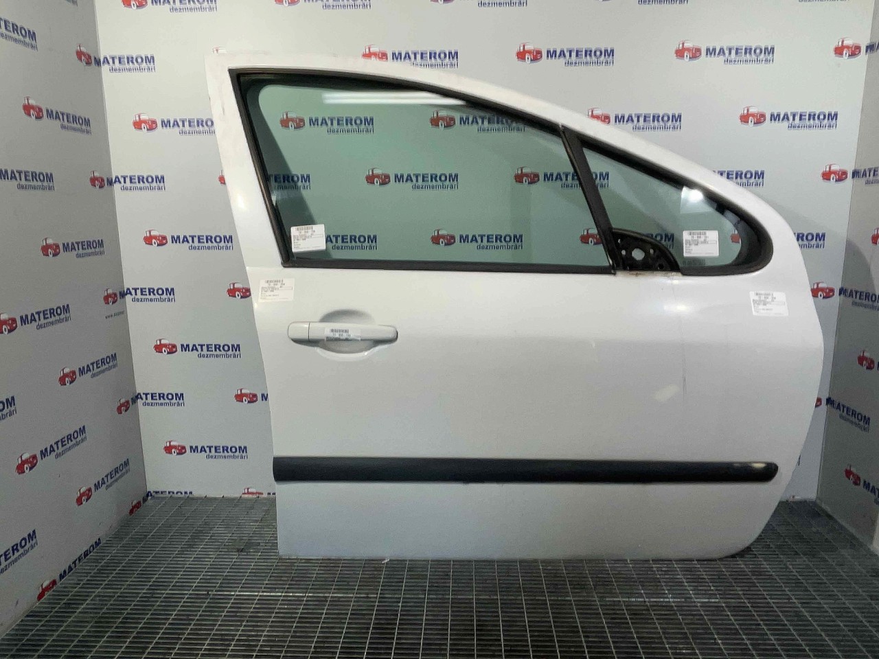 USA FATA DREAPTA PEUGEOT 307 307 - - (2001 2005)