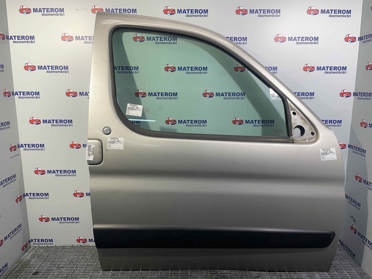 USA FATA DREAPTA PEUGEOT PARTNER PARTNER - - (2002 2008)