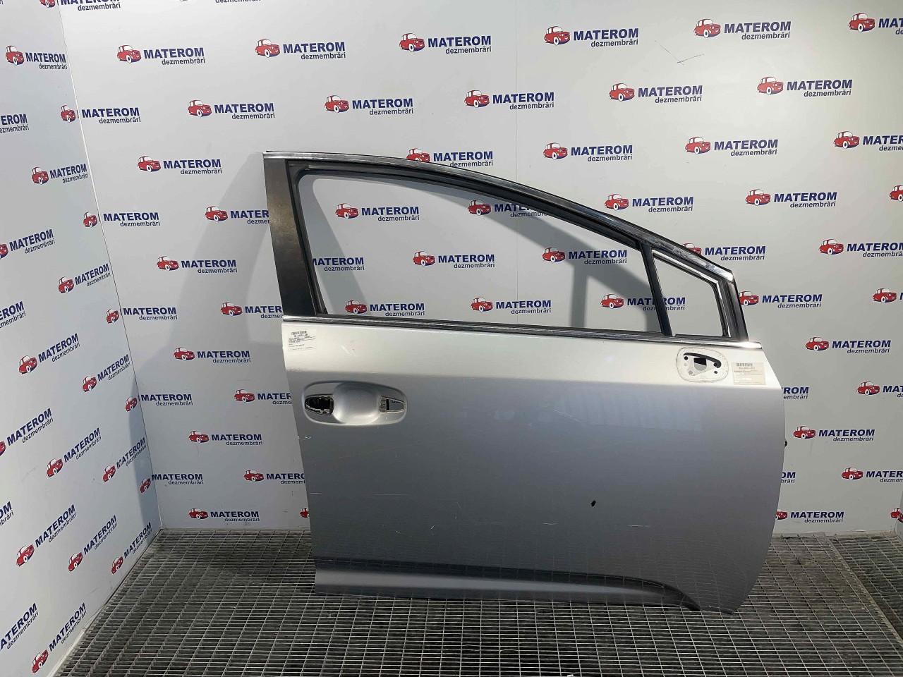 USA FATA DREAPTA TOYOTA AVENSIS - - (2012 2015)