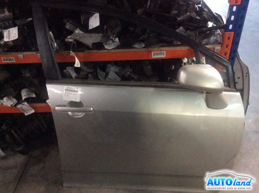 Usa Fata Dreapta Toyota COROLLA Verso ZER ,ZZE 2004