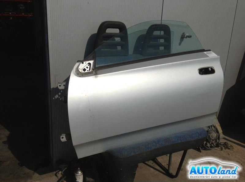 Usa Fata Stanga Argintie, fara Tapiterie si Oglinda Toyota CELICA ZZT23 1999