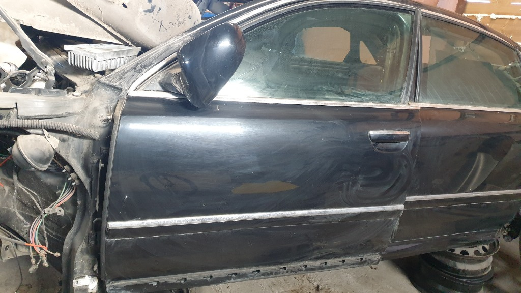 Usa fata stanga Audi A8L