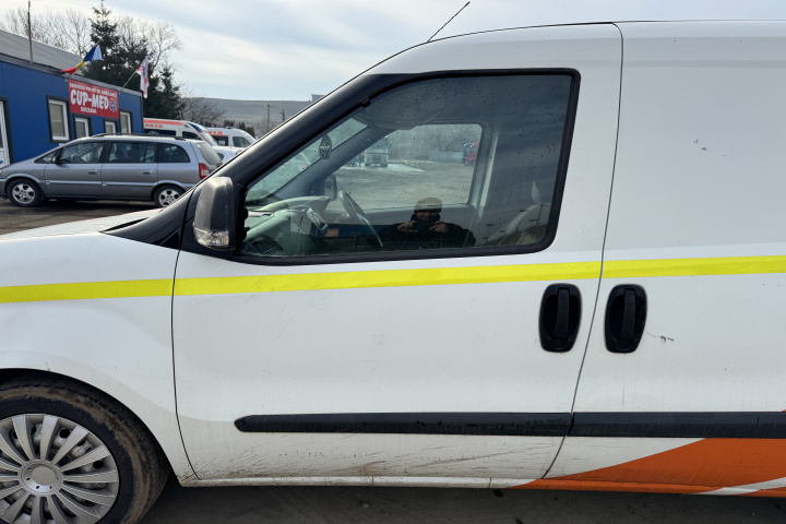 Usa fata stanga Opel Combo D [2011 - 2020]