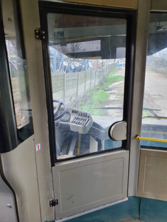 Usa interioara cabina autobuz