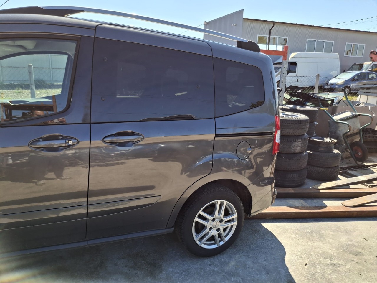 Usa laterala stanga 2679897 ET76-24631-FG Ford Tourneo Courier MPV 1.6 TDCi 95 cai T3CA