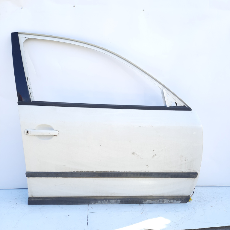 Usa / Portiera Alb,fata,dreapta VW PASSAT B5, B5.5 1996 - 2005