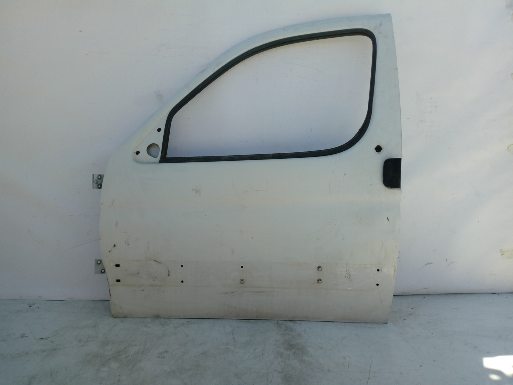 Usa / Portiera Alb,fata,stanga Peugeot PARTNER 1 1996 - 2013