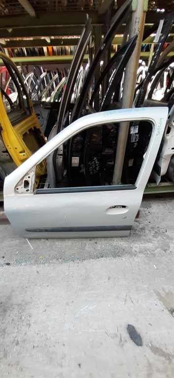 Usa / Portiera Alb,fata,stanga Renault CLIO 2 / SYMBOL 1 1998 - 2008