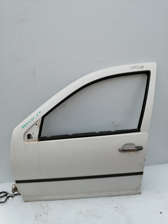 Usa / Portiera Alb,fata,stanga VW GOLF 4 1997 - 2004