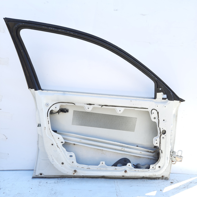 Usa / Portiera Alb,fata,stanga VW PASSAT B5, B5.5 1996 - 2005