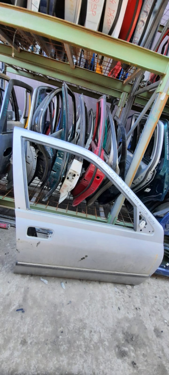 Usa / Portiera Alb,Gri,fata,dreapta Peugeot 406 1995 - 2004