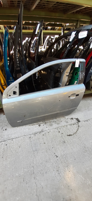 Usa / Portiera Alb,Gri,fata,stanga,coupe / 2 Portiere Opel ASTRA H 2004 - 2012