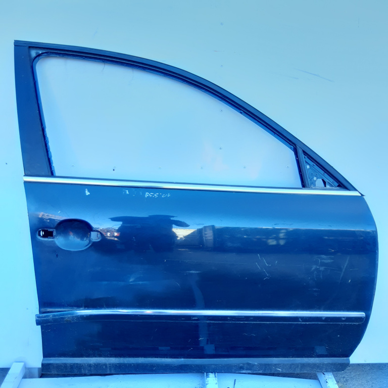 Usa / Portiera Albastru,Negru,fata,dreapta VW PASSAT B5, B5.5 1996 - 2005