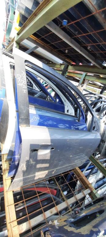 Usa / Portiera Dreapta,fata,Alb,Gri Opel ASTRA H 2004 - 2012