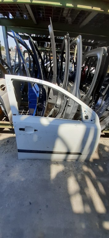 Usa / Portiera Dreapta,fata,Alb Opel ASTRA H 2004 - 2012