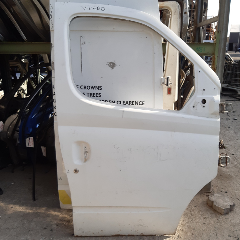 Usa / Portiera Dreapta,fata,Alb Opel VIVARO A 2001 - 2014