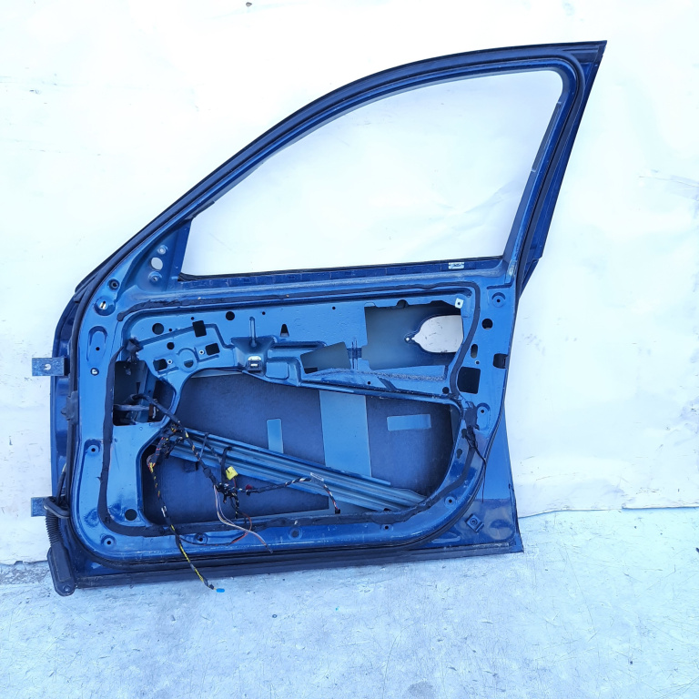 Usa / Portiera Dreapta,fata,Albastru BMW 5 (E60, E61) 2003 - 2010