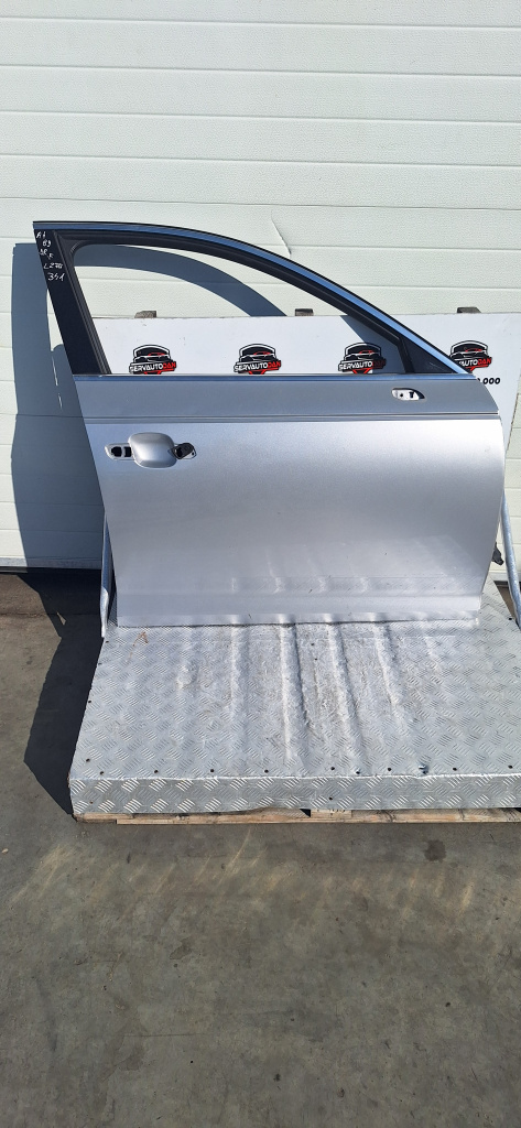 Usa / Portiera dreapta fata Audi A4 (2015-2019) [8W2, B9] 2.0 Motorina 2016, COD CULOARE LZ7G / COMBI