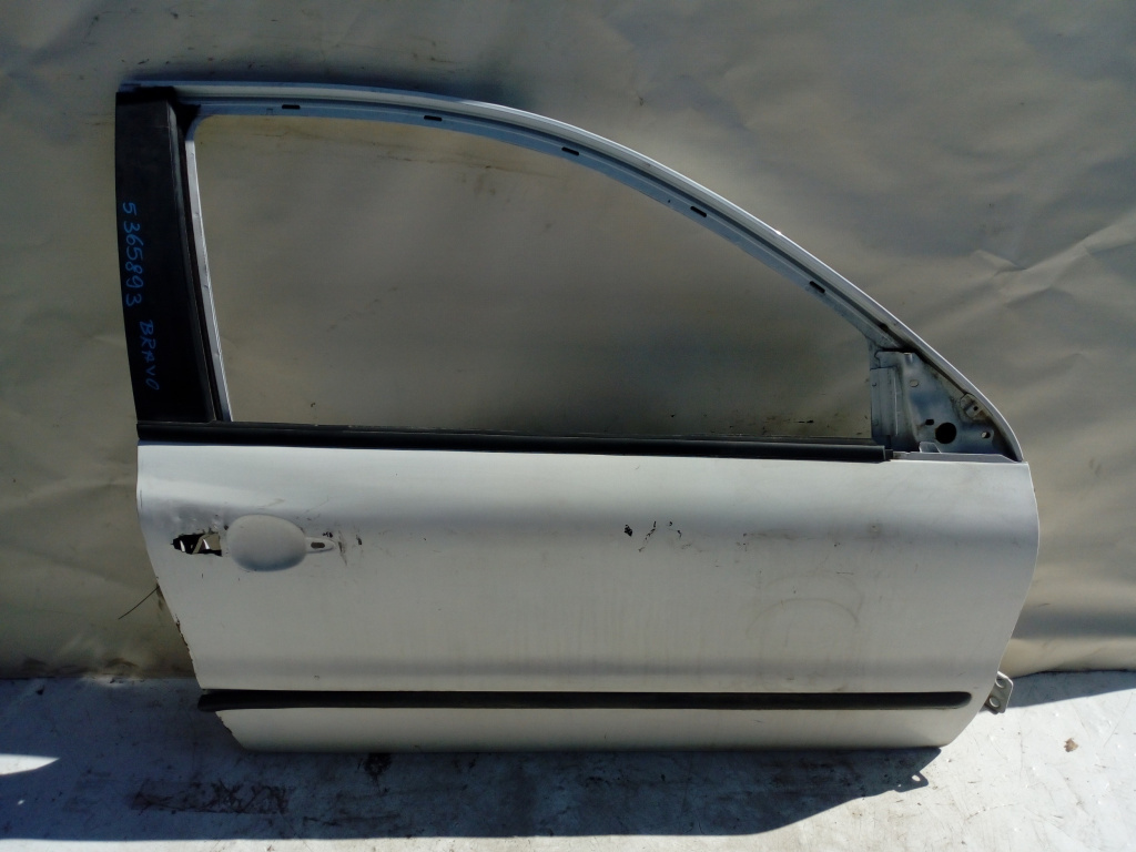 Usa / Portiera Dreapta Fata Fiat Bravo 1 (182) 1995-2001 Alb