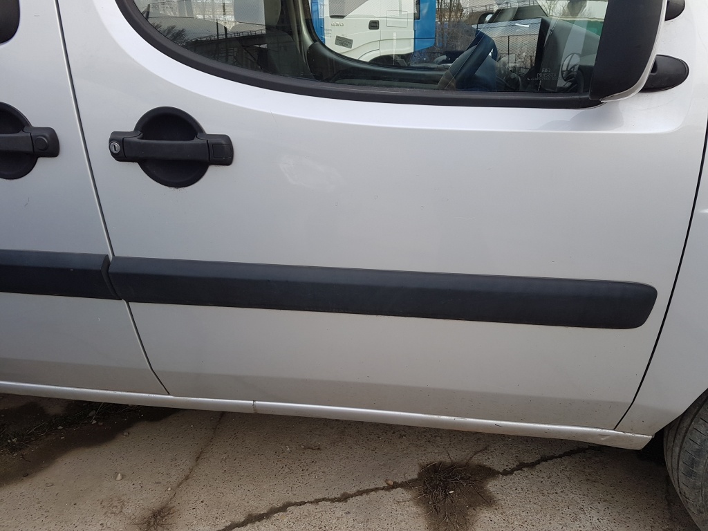 Usa / Portiera Dreapta Fata Fiat Doblo 2000 - 2009