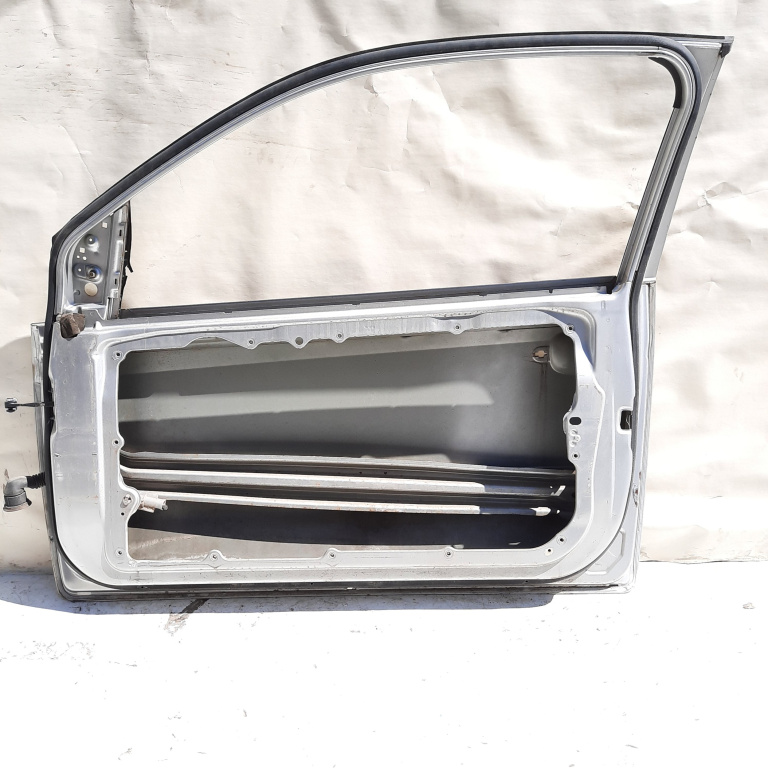 Usa / Portiera Dreapta Fata Ford Fiesta Mk 5 2002-2008 Gri Coupe / 2 Portiere