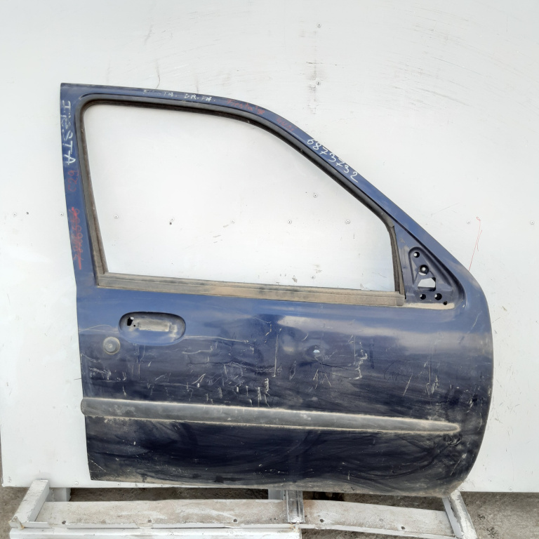 Usa / Portiera Dreapta Fata Ford Fiesta Mk4 1995-2002 Albastru