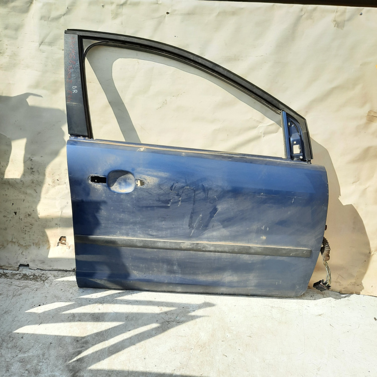 Usa / Portiera Dreapta Fata Ford Focus Mk 2 2005-2010 Albastru Negru