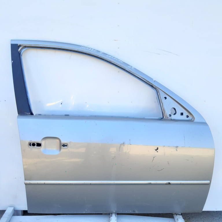 Usa / Portiera Dreapta Fata Ford Mondeo Mk 3 2000-2007 Alb Gri
