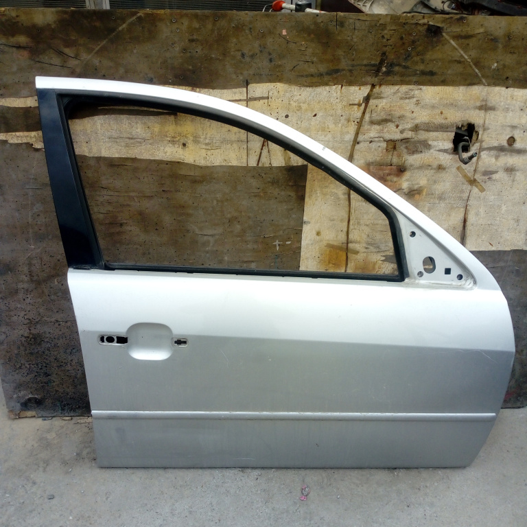 Usa / Portiera Dreapta Fata Ford Mondeo Mk 3 2000-2007 Gri