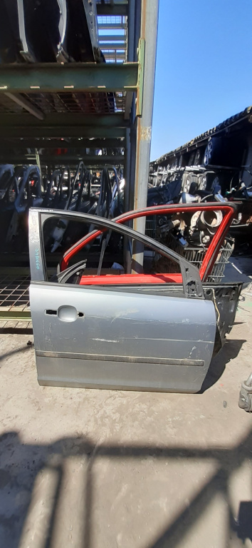 Usa / Portiera Dreapta,fata,Gri Ford FOCUS Mk 2 2005 - 2010