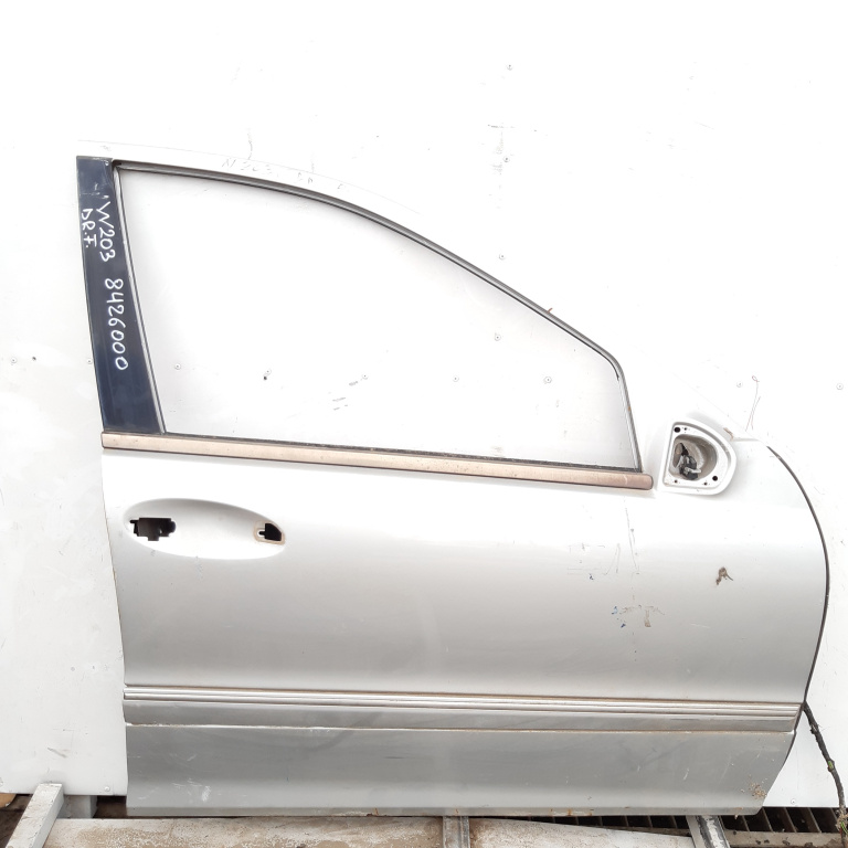 Usa / Portiera Dreapta,fata,Gri Mercedes-Benz C-CLASS (W203) 2000 - 2007