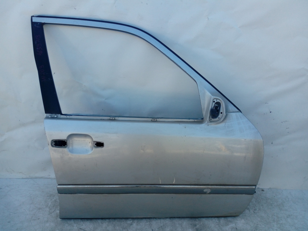 Usa / Portiera Dreapta,fata,Gri Mercedes-Benz C-CLASS (W203) 2000 - 2007