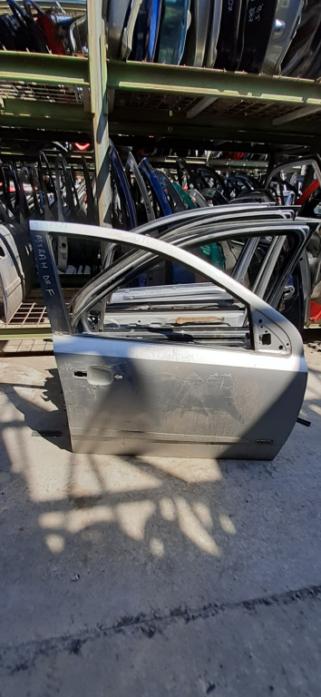 Usa / Portiera Dreapta,fata,Gri Opel ASTRA H 2004 - 2012