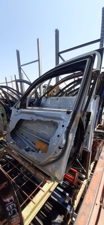 Usa / Portiera Dreapta,fata,Gri Peugeot 407 2004 - 2011