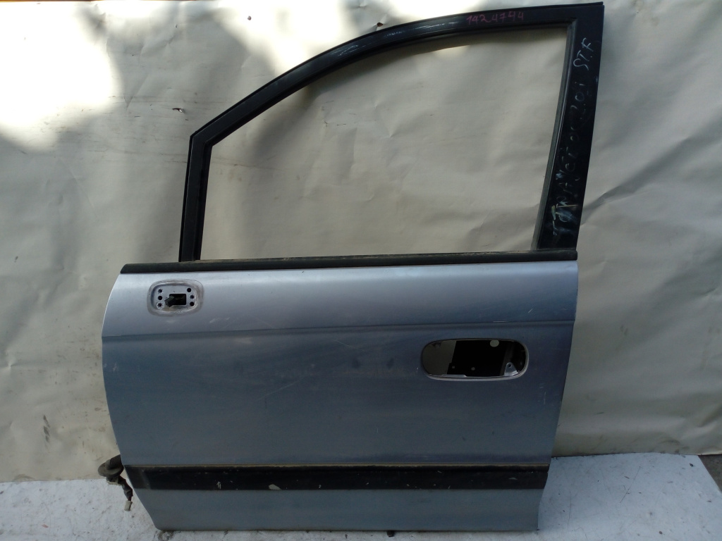 Usa / Portiera Dreapta Fata Hyundai Trajet (Fo) 2000-2008 Gri