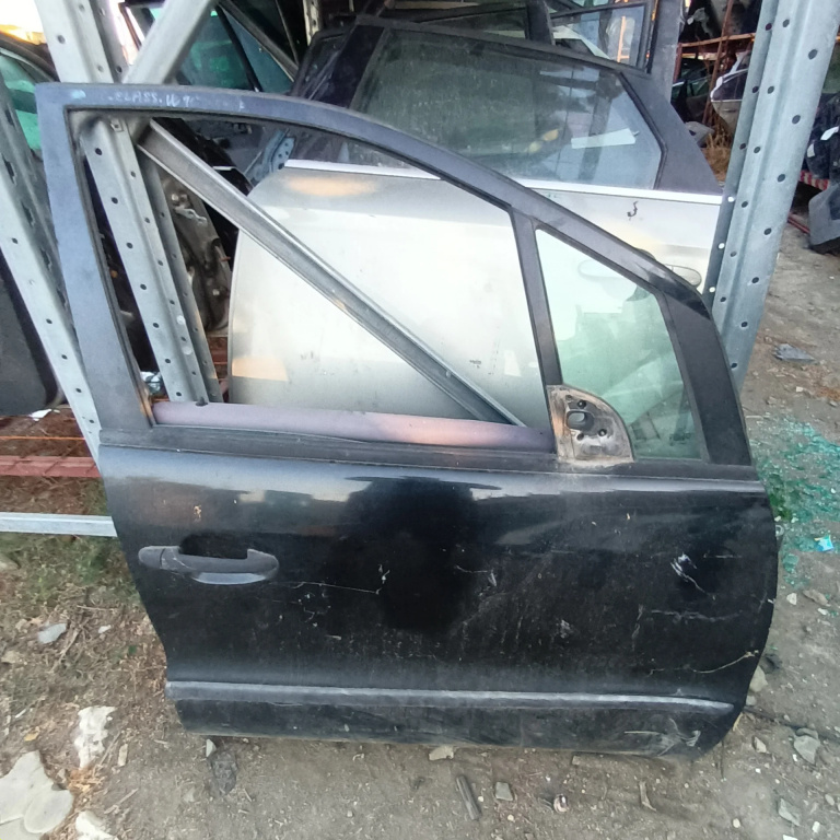 Usa / Portiera Dreapta Fata Mercedes-Benz A-Class (W168) 1997-2004 Negru