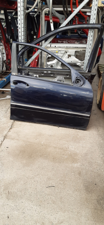 Usa / Portiera Dreapta Fata Mercedes-Benz C-Class (W203) 2000-2007 Negru Violet