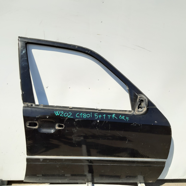 Usa / Portiera Dreapta Fata Mercedes-Benz C-Class (W202) 1993-2001 Negru